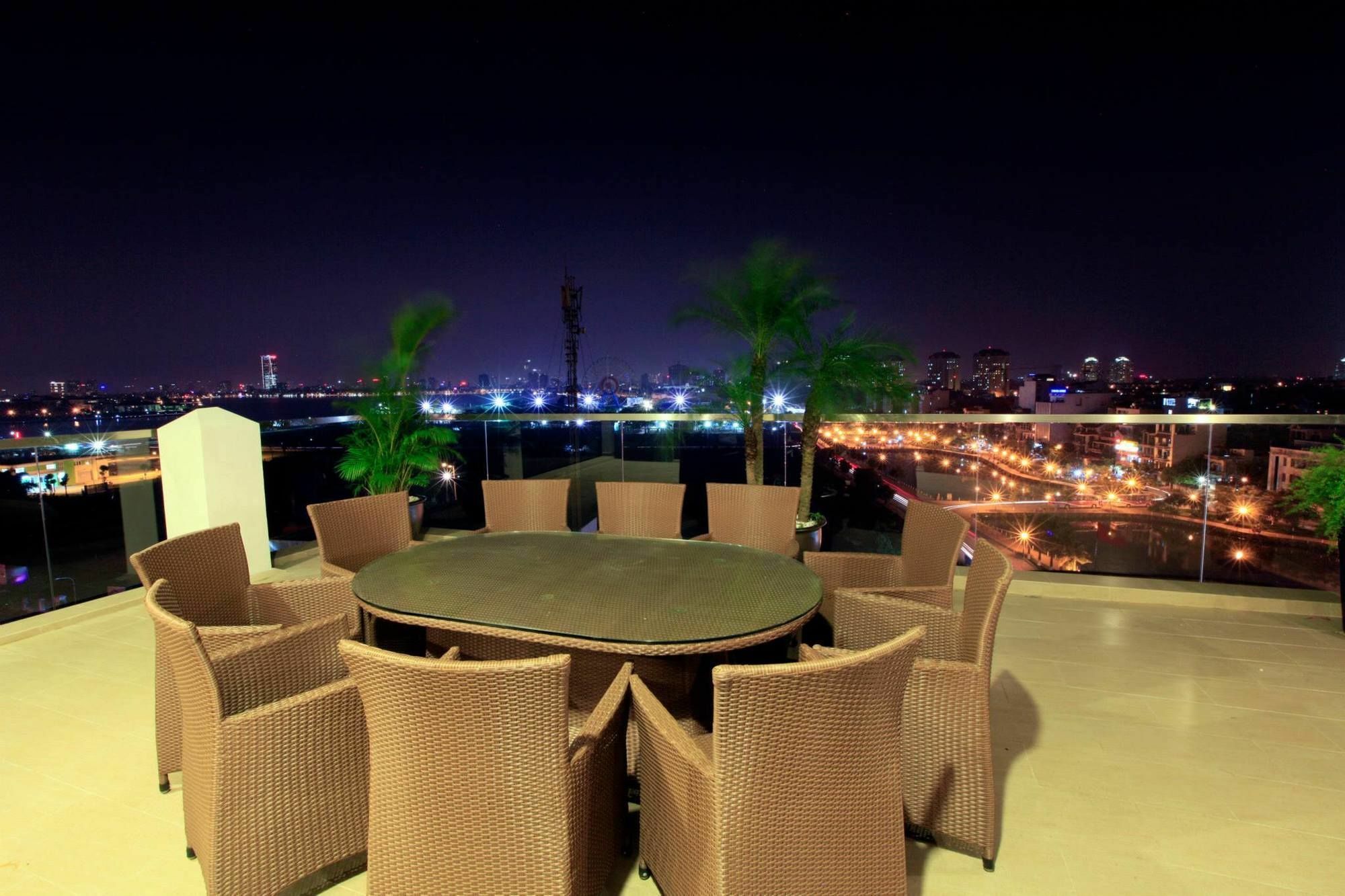 Hc Service Apartment Ханой Екстериор снимка